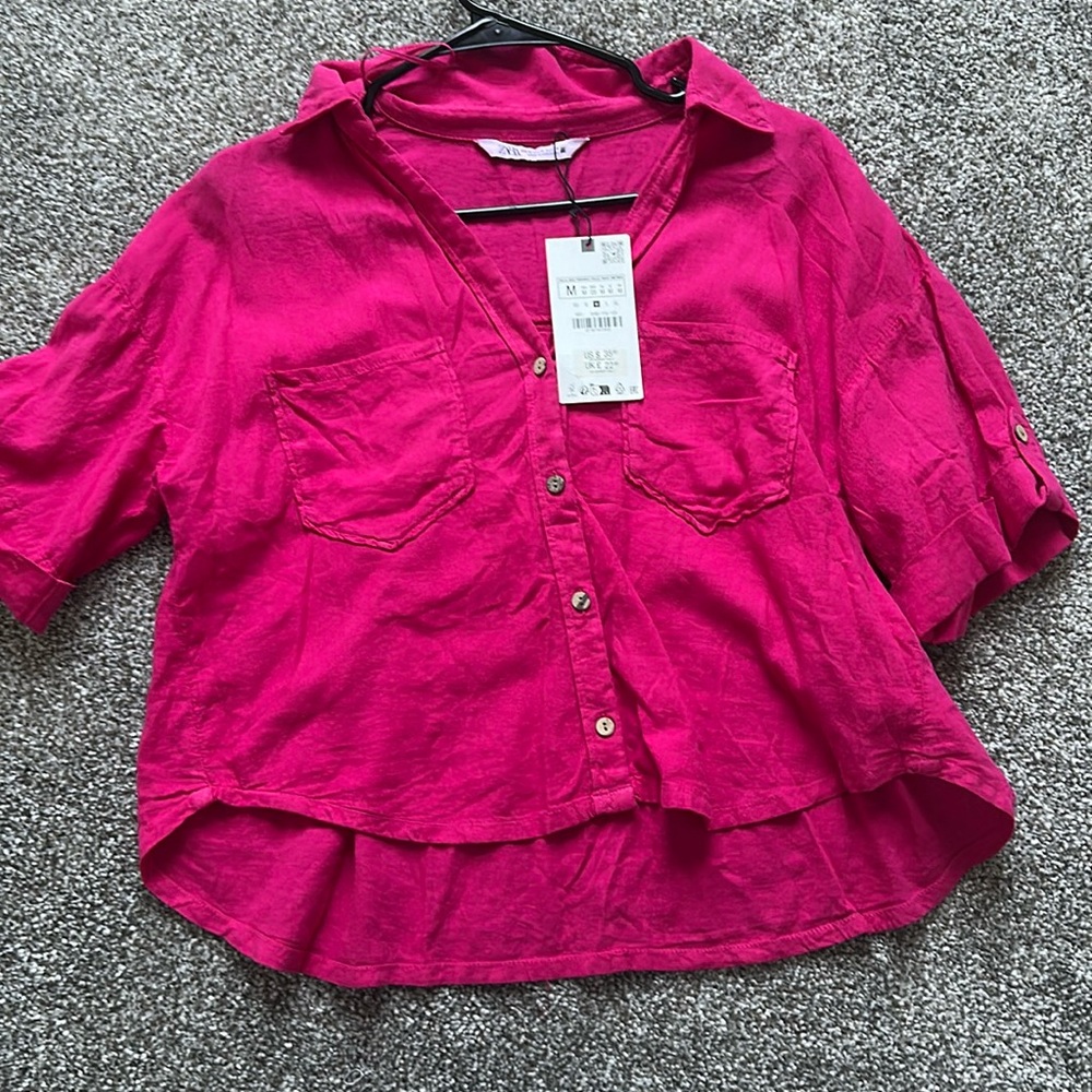 Pink short sleeve crop button up